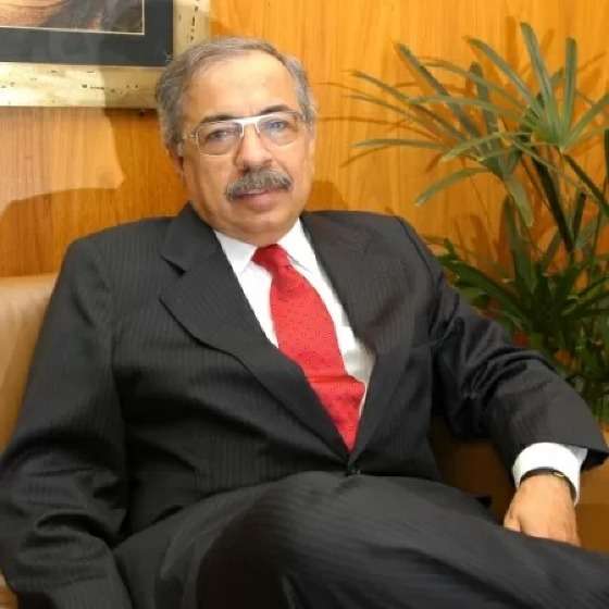 Og Fernandes, ministro do STJ… - Veja mais em https://noticias.uol.com.br/politica/ultimas-noticias/2025/05/30/ministro-do-stj-pagou-r-900-mil-a-suspeito-de-vazar-processos-diz-pf.htm?cmpid=copiaecola