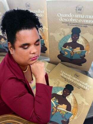Escritora cega lança seu primeiro livro na Casa Barão 