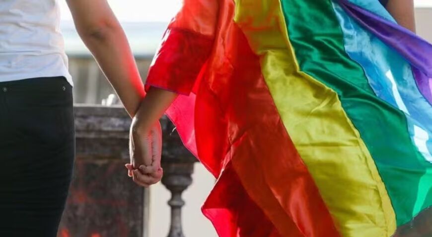 Justiça do Paraná reconhece união estável de casais homoafetivos após a morte; entenda