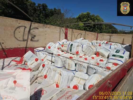 Quadrilha é presa transportando herbicida tóxico e proibido em Cuiabá