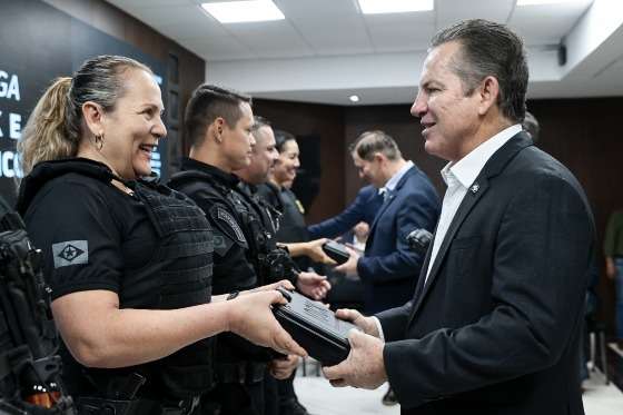 mauro entrega pistolas glock