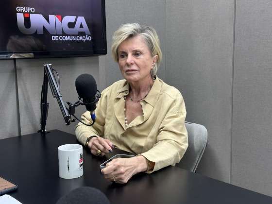 Senadora Margareth Buzetti durante o podcast Política&Política